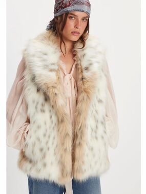 Free People unreal fur rubicon vest NWOT